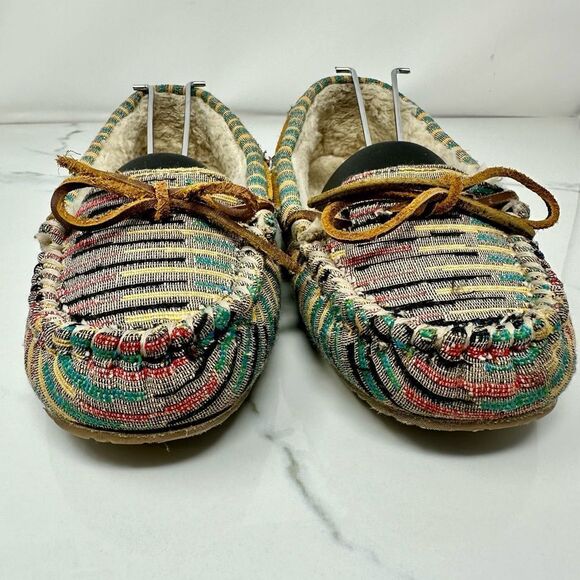 Minnetonka Multi-color Slippers- Size 6 - Picture 6 of 14